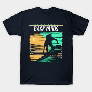 Retro Surfing Backyards Oahu Hawaii // Vintage Surfer Beach // Surfer's Paradise T-Shirt